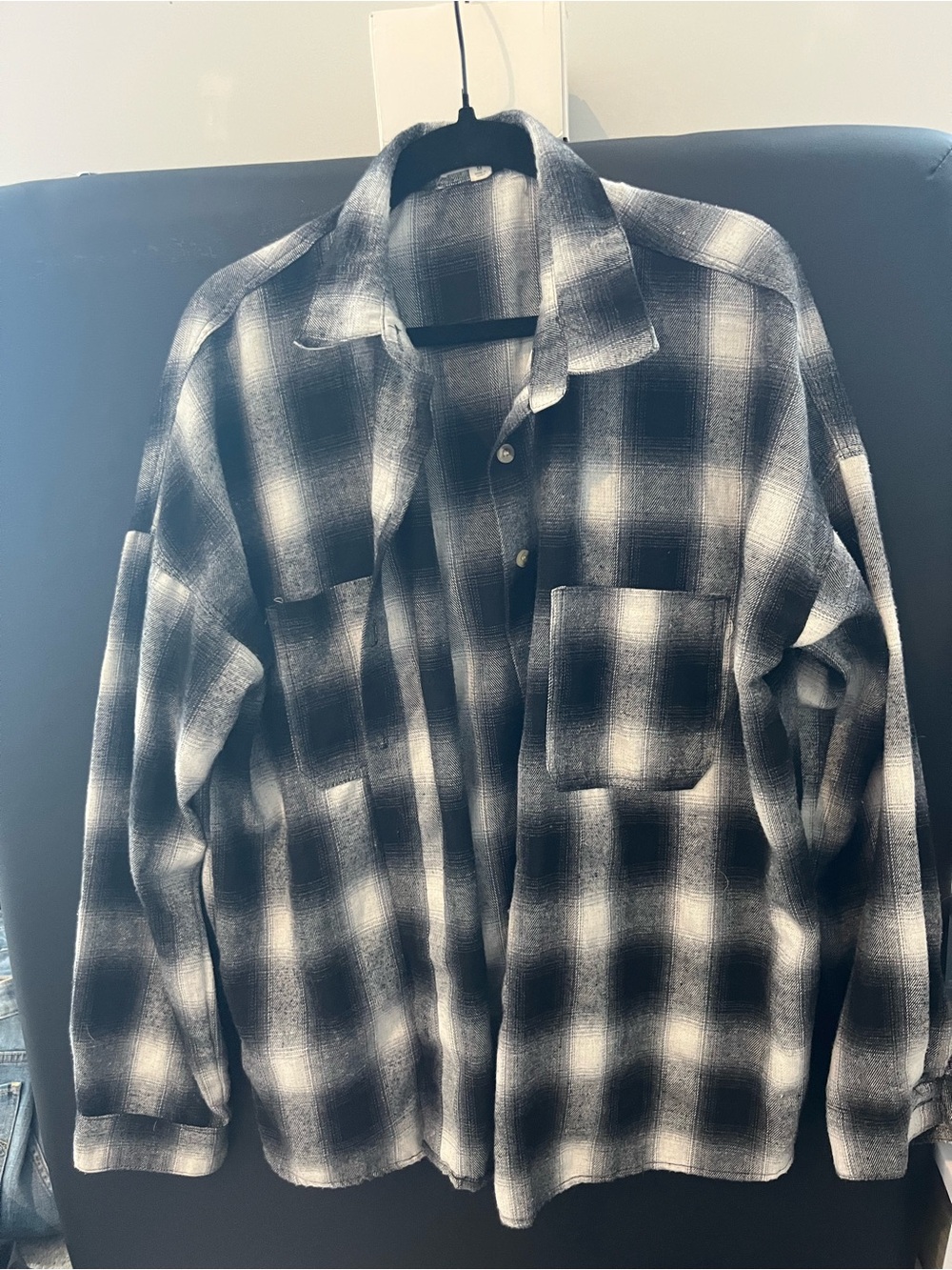 La Hearts Black and White Plaid Flannel Button-Down